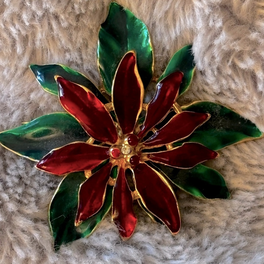 vintage enamel poinsettia LIA